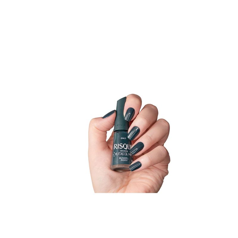 esmalte-risque-muitas-de-mim-saudades-passou-8ml