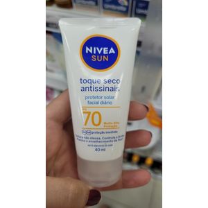 Protetor Solar Facial Toque Seco Antissinais FPS 70 40ml - Nivea
