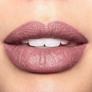 Batom Revlon Super Lustrous Matte Wild Thoughts