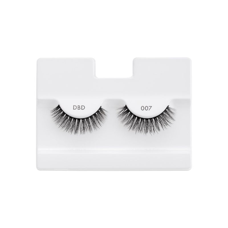 cilios-posticos-kiss-ny-i-envy-dbd-collection-look-do-dia